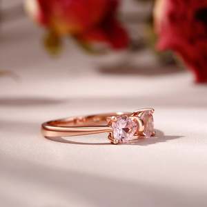 Bague de fiançailles Jeulia en argent sterling avec morganite synthétique taille cœur et nœud rose - Product Image 5