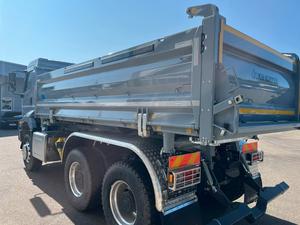 Nouveau FO RD 3542D 6X4 DIESEL 13.0L COULEUR GRIS SQUIRREL Transmission automatique Norme d'émission Euro 6 309KW - 420HP - Product Image 6