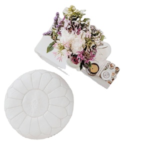 Elegancia Atemporal Hecha a Mano, Puff Otomano de Cuero Blanco Moderno, Decoración Marroquí para el Hogar, Accesorios Hechos a Mano - Product Image 1