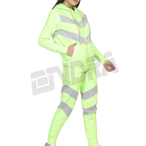 Saava Ensemble de survêtement d'hiver confortable pour femme Sporty Streetwear Tenue deux pièces Sweat à capuche Joggers pour le confort de tous les jours - Product Image 3