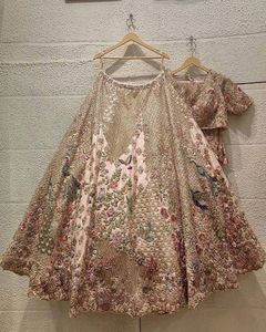 ¡Trabajo bordado con lentejuelas de seda satinada japonesa para mujer con Cancan & Canvas Patta estilo más popular a la venta! - Product Image 6