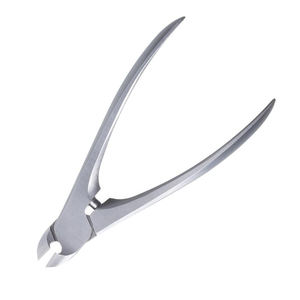 Pince à ongles de meilleure qualité Coupe-cuticules en acier allemand Pince à manucure pour soins de beauté avec long manche - Product Image 3