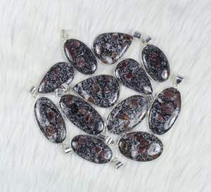 จี้พลอยทับทิมคุณภาพสูง ทรงหยดน้ำ ขัดเงาด้วยมือ จี้คริสตัลบำบัด ขายส่งสำหรับผู้ค้า - Product Image 2