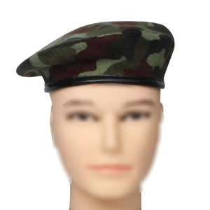 Chapeaux de béret en laine douce construits pour les étudiants en art, les artistes et les amateurs de mode avec une forme classique et un design élégant Chapeaux - Product Image 1