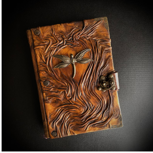 สีน้ำตาล