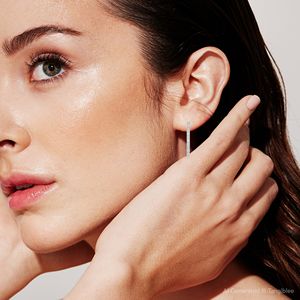 Pendientes de aro de oro blanco de 14 quilates con espalda con bisagras VS Ajuste de punta de diamante natural redondo Certificado IGI de lujo para mujer - Product Image 6