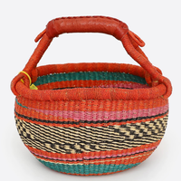 Panier en herbe naturelle Ghana Bolga fait à la main avec poignée en cuir pour le stockage décoratif à la maison et les achats quotidiens
