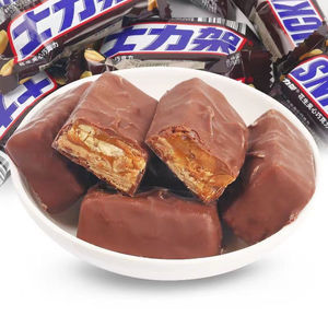 Barra de chocolate Snickers con avellanas y caramelo, importación europea, 37g, en cajas al por mayor para minoristas de dulces gourmet. - Product Image 2