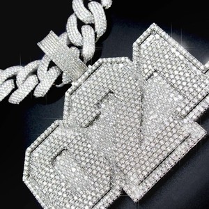 Collar con colgante de diamante de moissanita de corte redondo de lujo con piedras brillantes para mujer a los mejores precios - Product Image 3