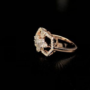 แหวนเพชรธรรมชาติสี G-H ทรงกลมสวยงาม0.41ct คลาสสิกสีกุหลาบทองพร้อมการตั้งค่าแบบง่ามความชัดเจน - Product Image 2