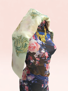Conjunto de Vestido Swiss Dirac Negro, Azul y Marrón con Estampado Floral, Chal Crema y Garbasaar Bordado en Azul Rey - Product Image 2