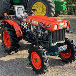 Entrega Rápida Mini para Tractor de Ruedas B700 90HP Motor Weichai Engranaje para Maquinaria Agrícola Usado y Nuevo - Product Image 2