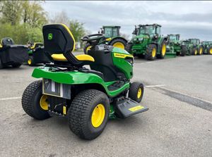 Disponível com bastante uso 2024 Clean John Deer X950R Lawn Mower Zero Turn Ride On Mower Comprar Usado John Deer Lawn Mower Europa