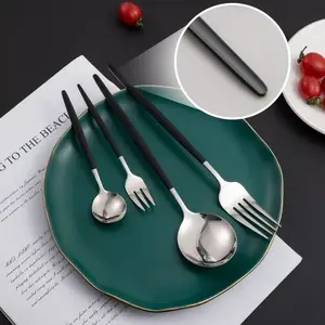 ชุดช้อนส้อมโลหะสแตนเลสคุณภาพสูงสำหรับโรงแรมและร้านอาหารพร้อมกระจกขัดเงาแบบทันสมัย - Product Image 6