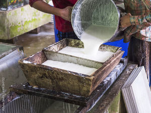 ยางลาเท็กซ์ธรรมชาติเข้มข้น 60% DRC แอมโมเนียสูงจากเวียดนาม สำหรับทำถุงมือ ใช้ในอุตสาหกรรม ได้รับการรับรองมาตรฐาน ISO 9001:2015 บรรจุในถังเหล็ก - Product Image 6