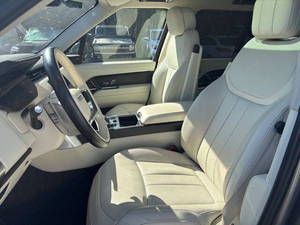 Land Rover Range Rover P530 SE 2023 Usado en Excelentes Condiciones - Product Image 2