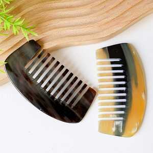 Peigne en corne de buffle naturel de qualité supérieure, écologique, fait à la main, pour salon, pour cheveux bouclés - Product Image 1