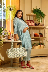 Hand Block Printed Cotton Duffel <b>Bag</b> Lightweight Quilted Travel <b>Tote</b> Weekender <b>Bag</b> Women Blue <b>Floral</b> Design Zipper Portable - Product Image 3