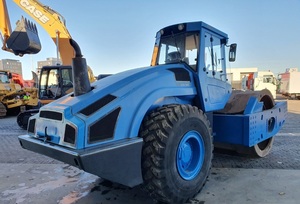 Rouleau compresseur Bomag BW226 DH-4 avec boîte de vitesses à entretien facile, moteur et engrenages, garantie de 4 ans et 25,25 kg - Product Image 2