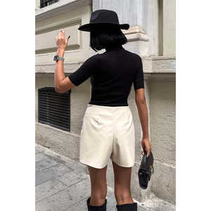 Mini-jupe en cuir brillant 4054 - Product Image 3