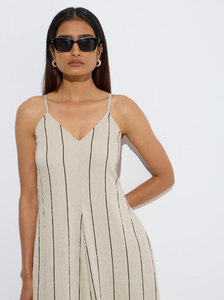 ชุดเดรสทรงเอลายทางสีเบจสำหรับตู้เสื้อผ้า - Product Image 3