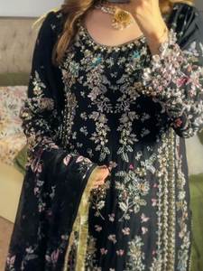 Conjunto SIE Present Pure de Anarkali/Salwar con tela de georgette sintética pesada y gran vuelo, con dupatta y envío gratuito a todo el mundo. - Product Image 3