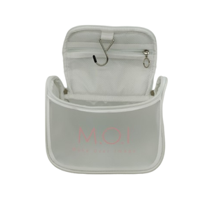 Nueva bolsa de cosméticos de maquillaje personalizada con logotipo personalizado Material de PU Blanco Bolsa de cosméticos de maquillaje de viaje con cremallera - Product Image 4