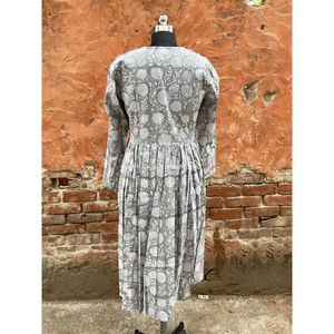 Robe d'été en coton bohème pour femmes Maxi Wrap Tunique à encolure asymétrique avec décoration en dentelle pour vêtements de plage - Product Image 4