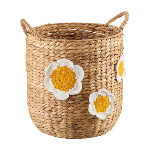 Cesta de jacinto de agua meticulosamente tejida con flor bordada para almacenamiento de niños y organización de juguetes cesto de niños - Product Image 3