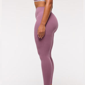 Ensemble de yoga 2 pièces pour femme, couleur unie, taille haute, respirant, léger, avec haut et short de sport à taille élastique et effet galbant - Product Image 5