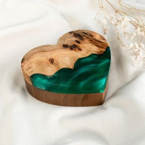 Sous-verres en bois de noyer en résine expansible pour la maison déco sous-verre en bois en résine époxy sous-verre de luxe personnalisé pour boisson - Product Image 1