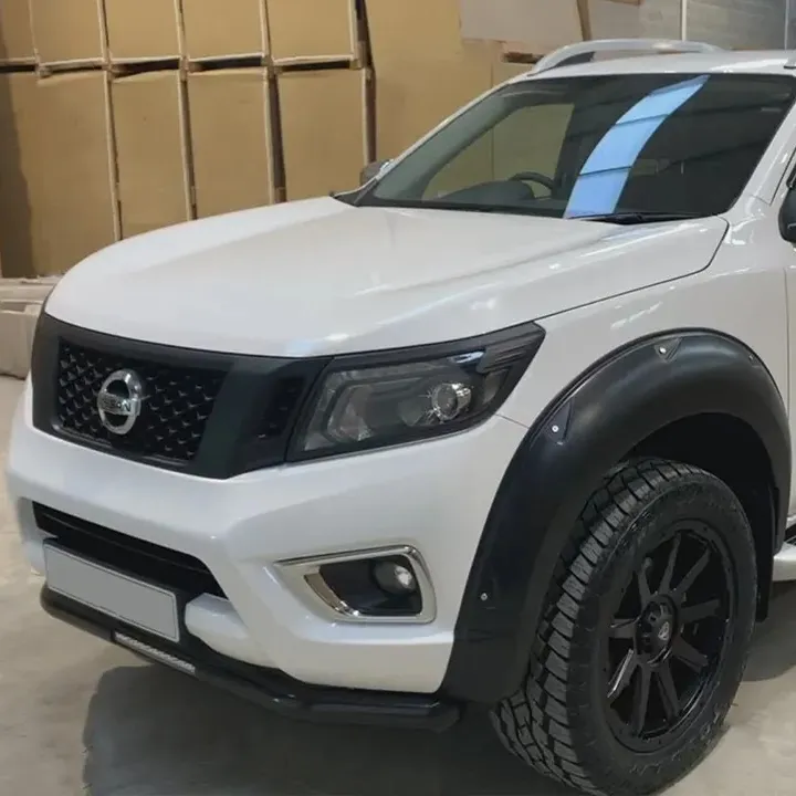 Hot bán sử dụng 2023 Pickup Nissan Navara Xăng xăng mạnh mẽ 4x4 Xe tải Pickup 6MT 7at 4WD