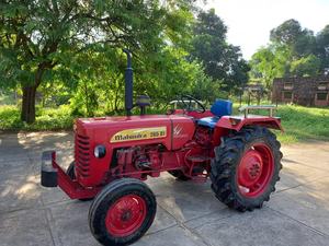 Tracteur Mahindra Mini tracteur de jardin Chargeur - Product Image 2