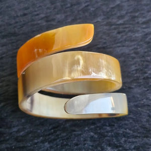 Brazaletes de Cuerno de Búfalo Natural, Joyería Artesanal de Cuerno de Búfalo - Product Image 1