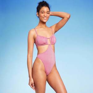Costume da bagno intero da donna Wild Fable in lurex rosa con design cut-out e scollo senza spalline, personalizzabile con logo, disponibile nelle taglie XS, S, XL, XXS - Product Image 1