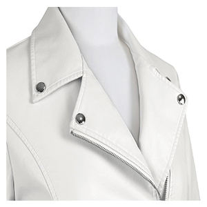 Chaqueta de Cuero de Invierno para Mujer de Alta Calidad con Detalle de Botones, Diseño Transpirable, Fabricada Profesionalmente en Pakistán - Product Image 6