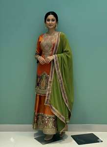 Sharara Salwar Kameez indien ethnique en georgette brodée lourde pour femmes, coupe ajustée, longueur genou, tenue de soirée, occasion spéciale - Product Image 2