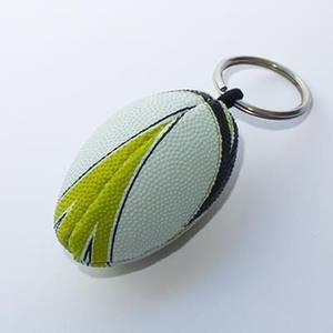 Logo personnalisé porte-clés ballon de rugby métal et caoutchouc avec sérigraphie pour cadeaux de clés promotionnels - Product Image 5
