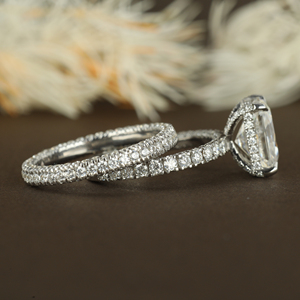 Bague de mariage personnalisée sertie d'une bande empilable pour cadeau d'anniversaire de fiançailles pour elle en diamants cultivés en laboratoire - Product Image 3