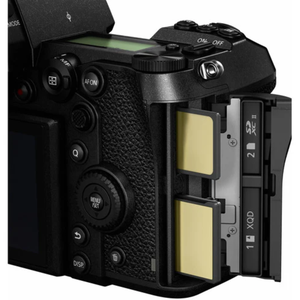 Appareil photo numérique sans miroir professionnel DC-S1R - Product Image 5