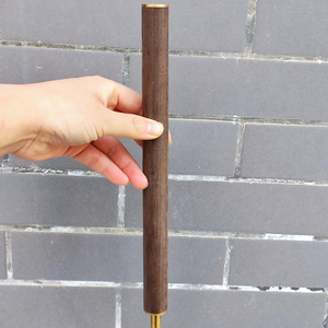 Bastón de Madera Rectangular Tallado y Pulido Artesanalmente, Ecológico, de Alta Calidad, Decorativo y Funcional para Personas Mayores - Product Image 2