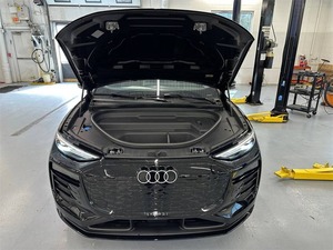 2025 para Q-6 E-tron Premium Automático con Tracción Trasera Izquierda, Vagoneta Usada con Asientos de Cuero, Neumáticos R18 y Cámara Trasera - Product Image 3