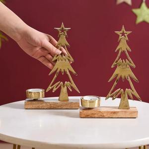 Portavelas Navideño de Metal Portátil Ecológico Hecho a Mano con Base de Madera, Soporte Festivo para Velas, Decoración Navideña para Mesa - Product Image 2