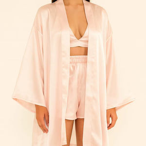 Ensemble de vêtements de nuit sexy pour femmes Robe de lingerie trois pièces avec soutien-gorge et culotte - Product Image 1