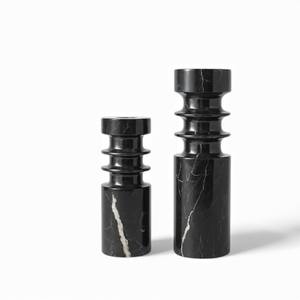 Bougeoir haut en marbre noir artisanal avec un design incurvé artistique pour une décoration d'intérieur remarquable - Product Image 5