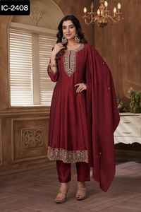 Las mujeres elegantes usan un Maslin listo para usar de estilo indio y pakistaní con impresión digital y trabajo de bordado Kurtis para ropa de Festival - Product Image 3