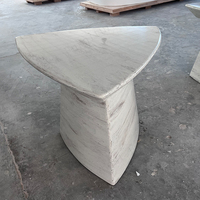 Hochwertiges Design Glatte Dreieckige Stein-Beistelltische Eck-Marmortisch Massivoberflächen-Tisch für Esszimmer