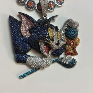 จี้รูปกระต่ายการ์ตูนประดับเพชรทรงกลม 3.30 กะรัต ชุบทองคำขาวสองสี พร้อมไมโครอินเซ็ต เหมาะสำหรับงานปาร์ตี้ - Product Image 2