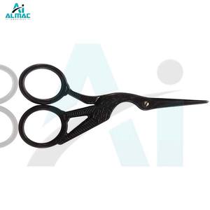 Mini ciseaux ALMAC Black Bird pour la broderie et la coupe de fil avec un design léger et une poignée confortable pour une utilisation prolongée - Product Image 2