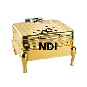 Plat de service à buffet en acier inoxydable avec design en relief et finition plaquée or - Product Image 1